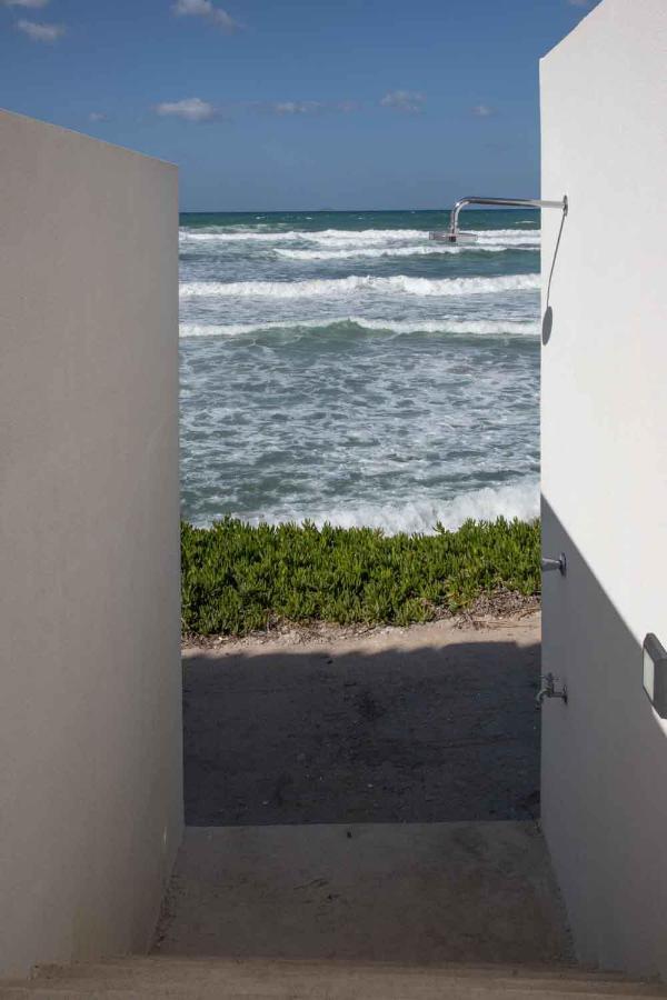 Wave, An Idyllic Seafront Suite By Nirousuites Kokkini Hani Екстериор снимка